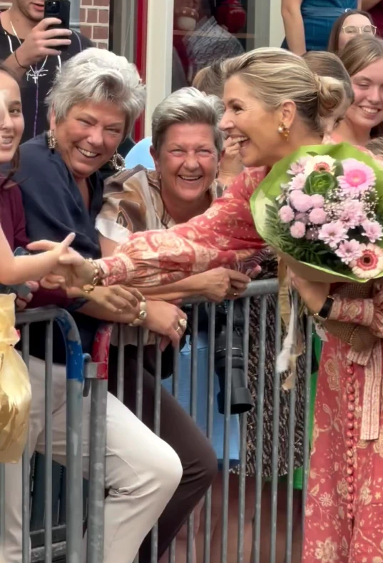 Máxima deslumbró con un vestido de inspiración oriental que rescató del placard