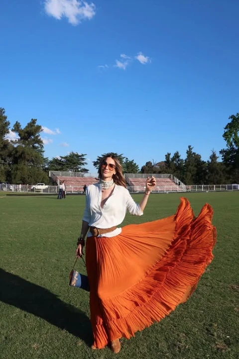 Look María Vázquez.