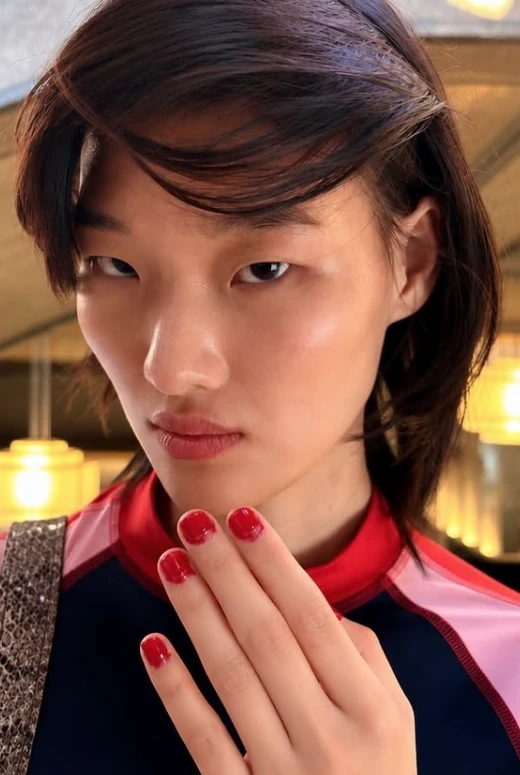 Look de uñas en la pasarela de Miu Miu en la Semana de Moda de París.