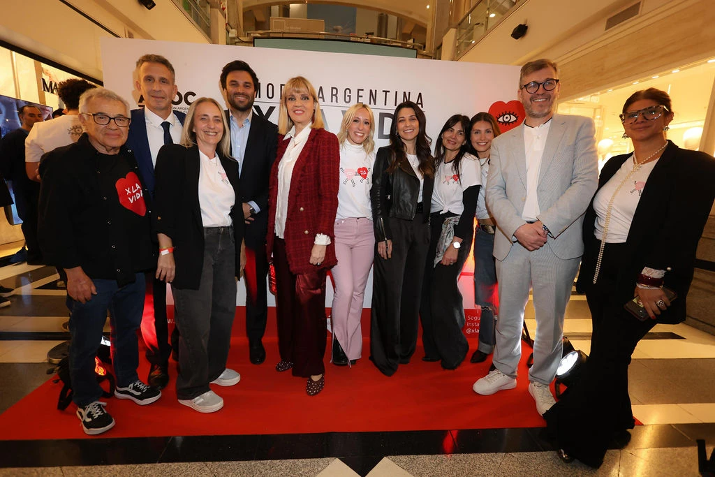 Claudio Drescher, Dr Matías Chacon, Daniela Ravinovich, Gastón Manganiello, Teté Coustarot, Meli Biman, Diana Szarfsztejn, equipo MKT Alcorta Shopping y Dr. Rubén Kowalszyn
