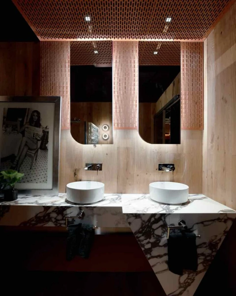 El vestidor y baño de MÁXIMO interiorismo: una experiencia. 