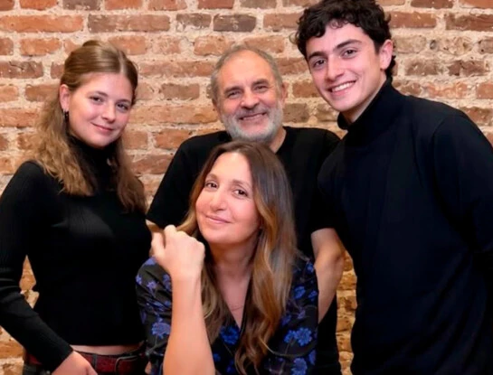 "Cada Dos": la nueva comedia romántica argentina que llega al Teatro Maipo
