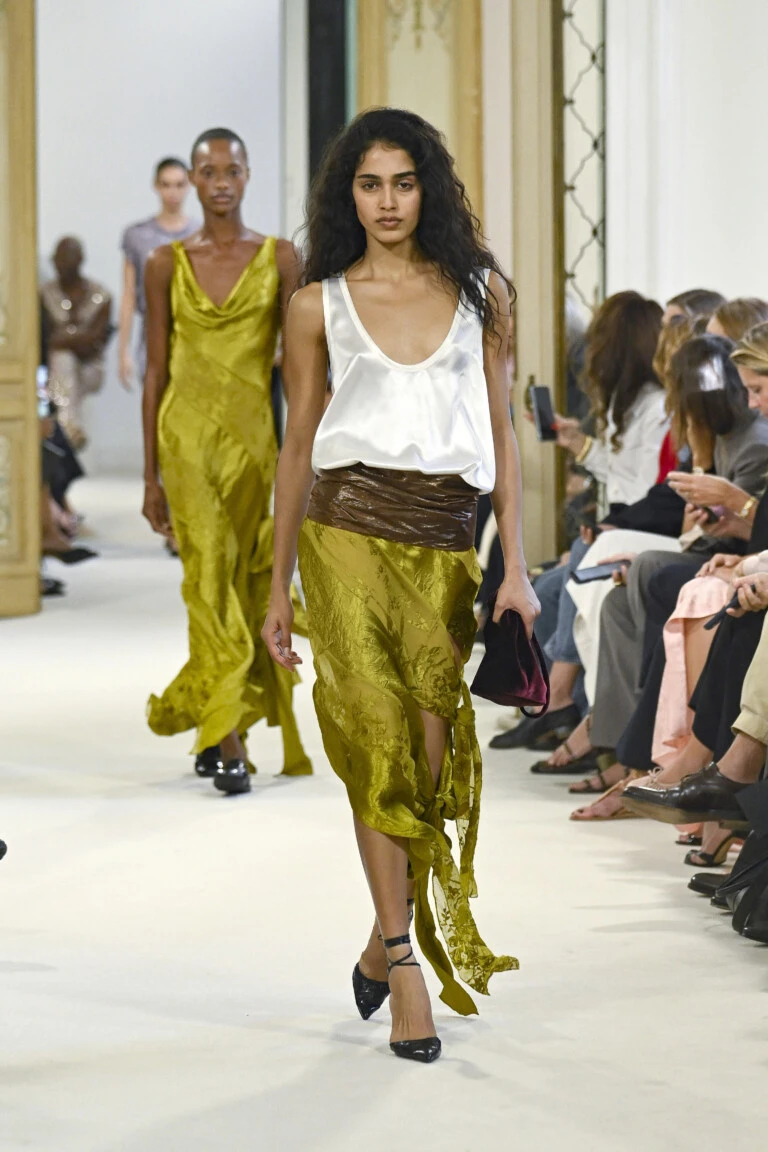 Desfile Alberta Ferretti, primavera verano 2027