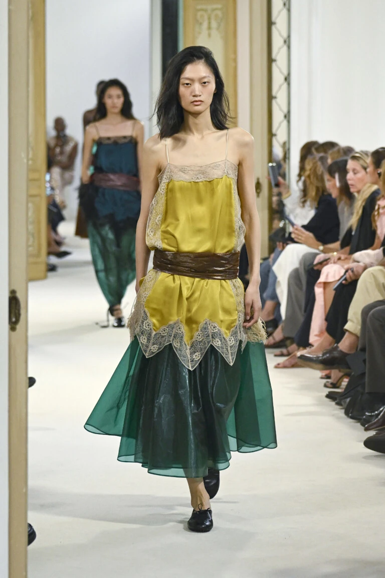 Desfile Alberta Ferretti, primavera verano 2027