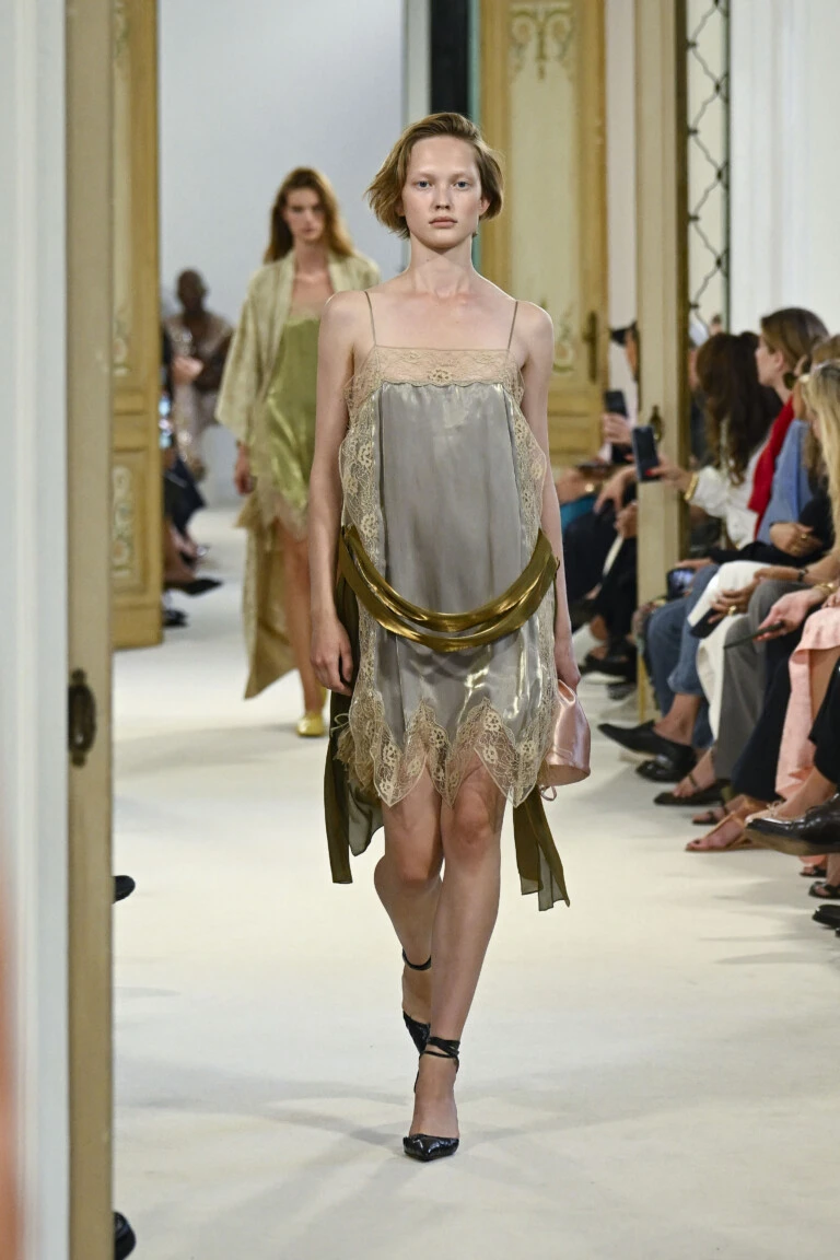 Desfile Alberta Ferretti, primavera verano 2027