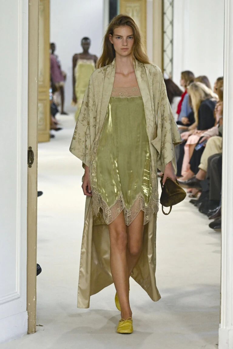Desfile Alberta Ferretti, primavera verano 2027