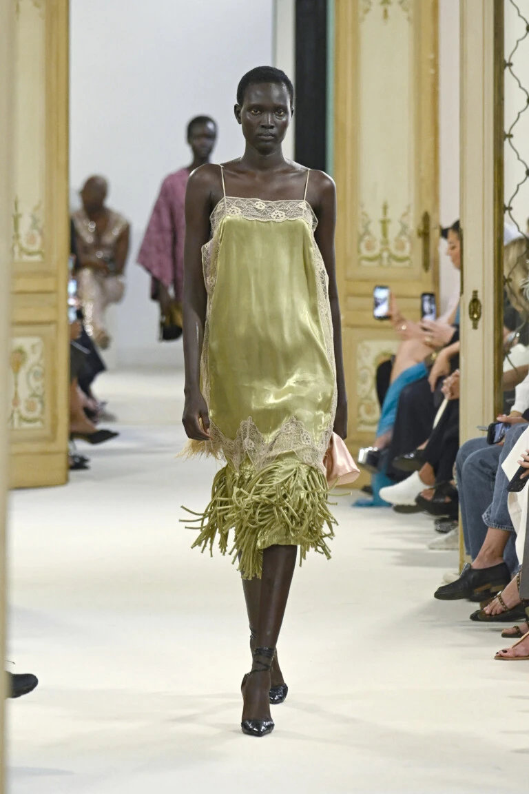 Desfile Alberta Ferretti, primavera verano 2027