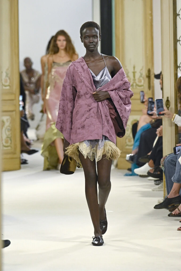 Desfile Alberta Ferretti, primavera verano 2027