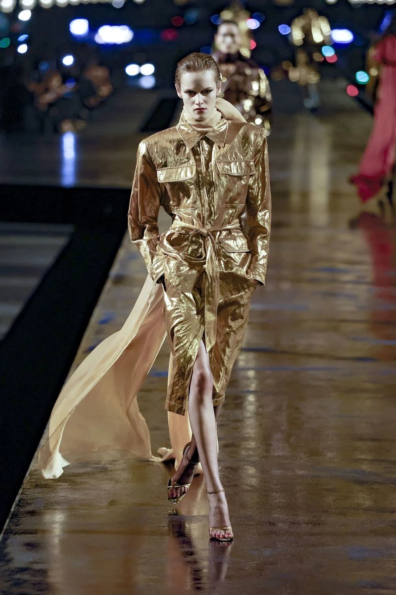 Desfile Saint Laurent primavera verano 2027 en la Semana de la Moda de París.