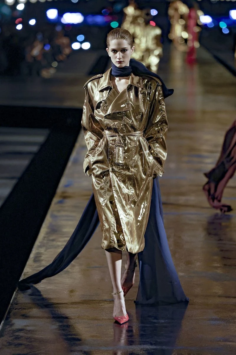 Desfile Saint Laurent primavera verano 2027 en la Semana de la Moda de París.