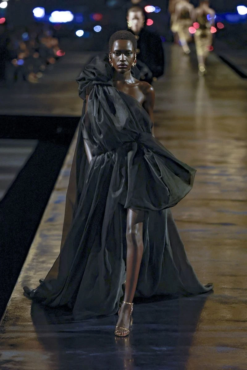  Saint Laurent primavera verano 2027.