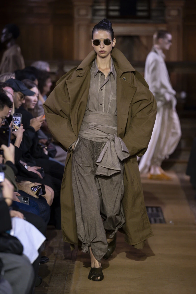 Desfile de Uma Wang . colección primavera verano 2027