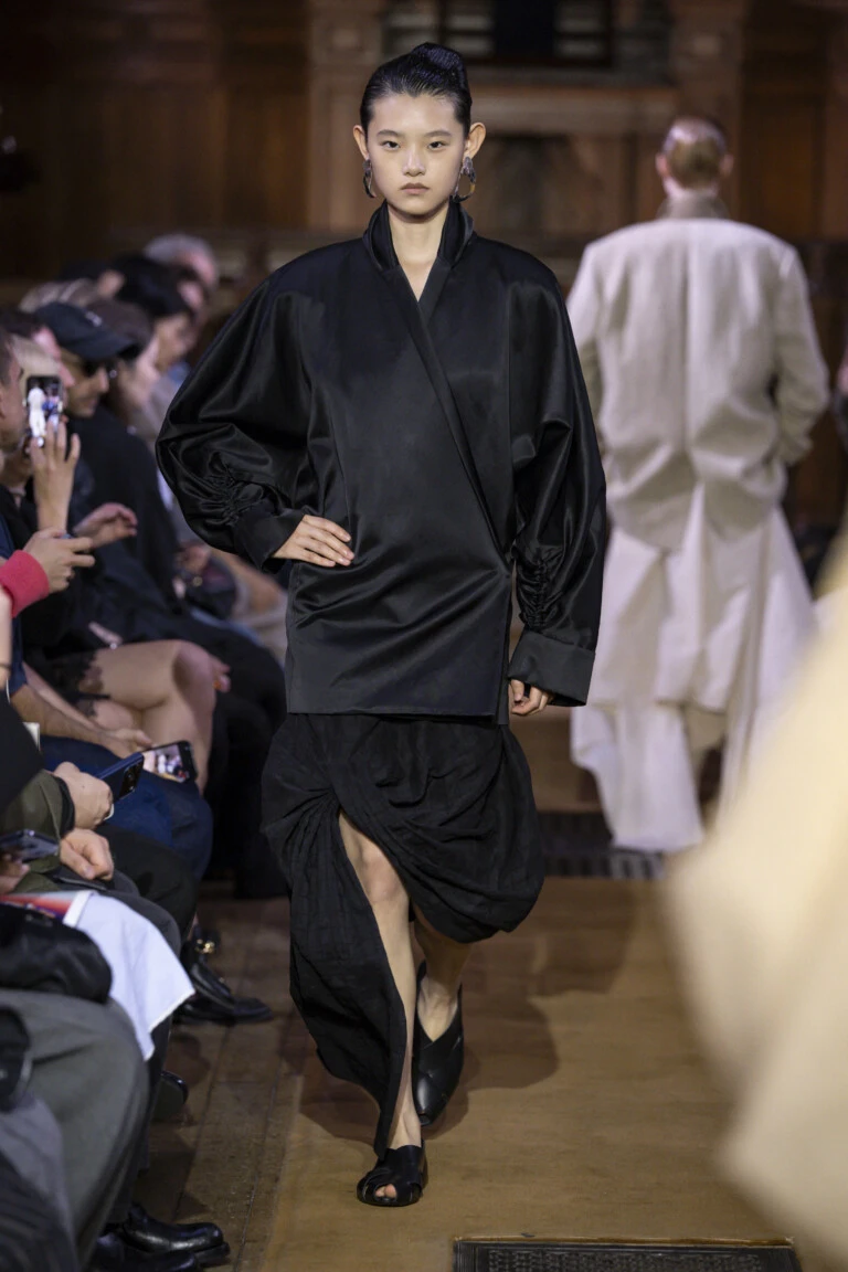 Desfile de Uma Wang . colección primavera verano 2027