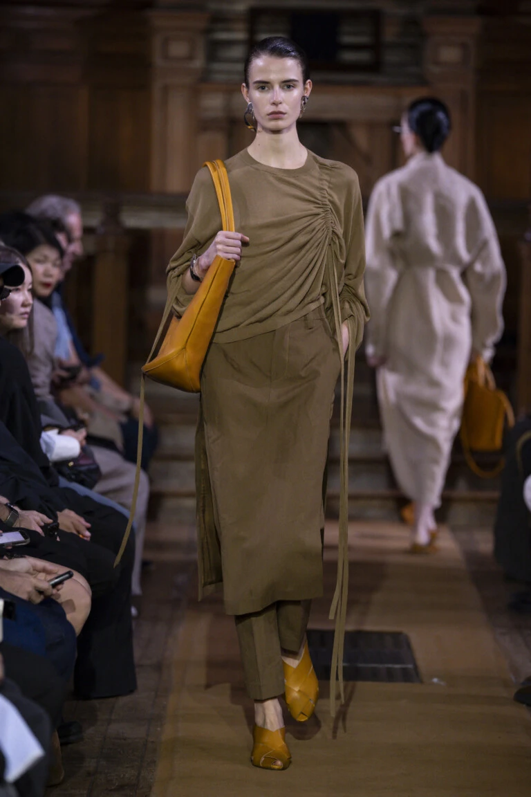 Desfile de Uma Wang . colección primavera verano 2027