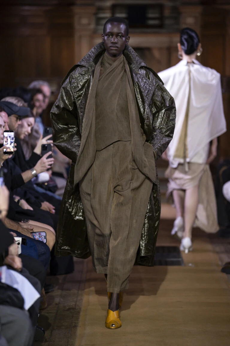 Desfile de Uma Wang . colección primavera verano 2027