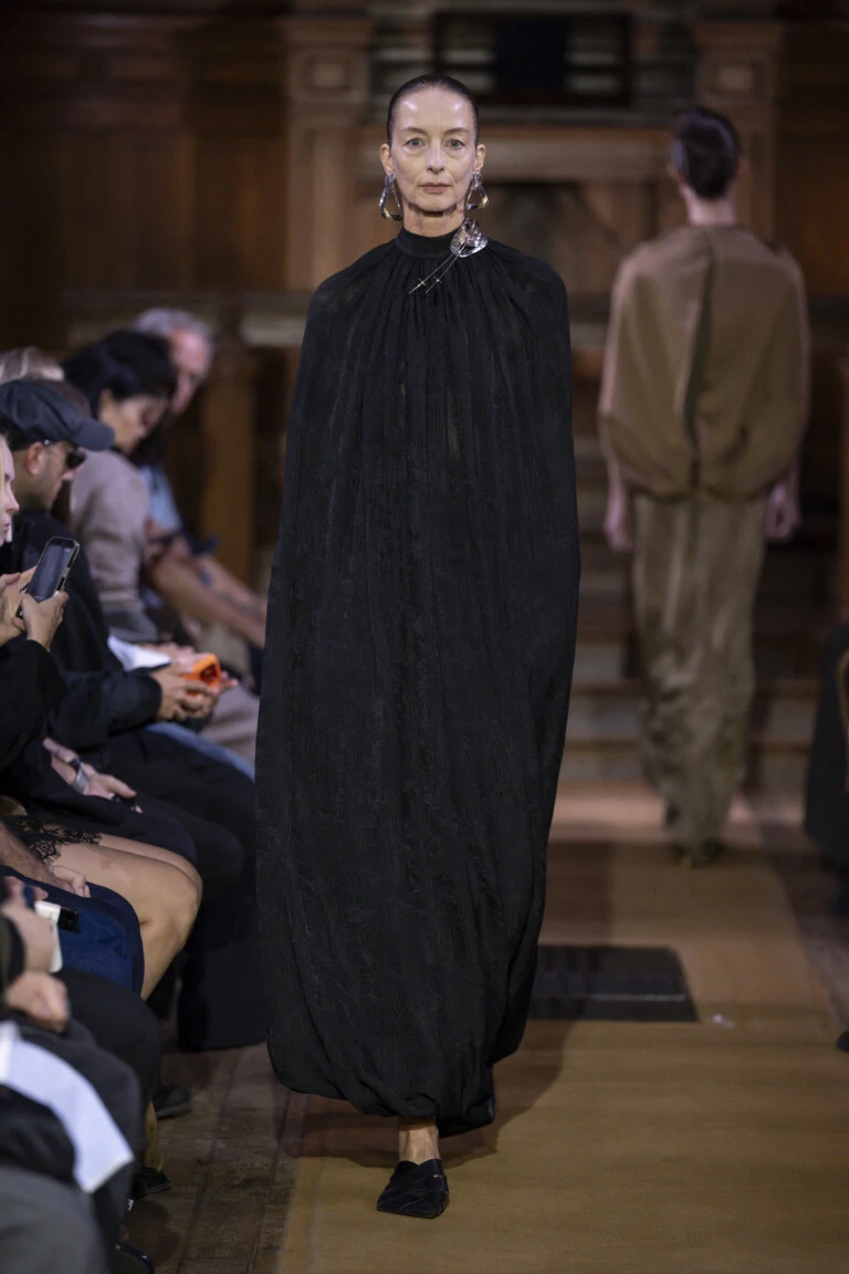 Desfile de Uma Wang . colección primavera verano 2027