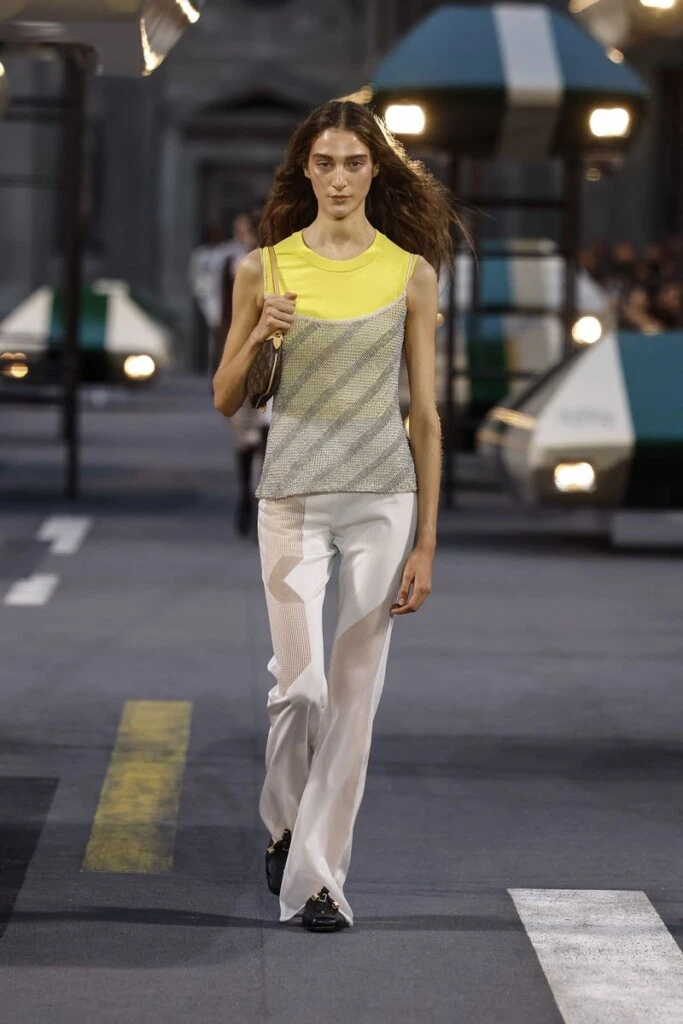 Pantalones fluidos