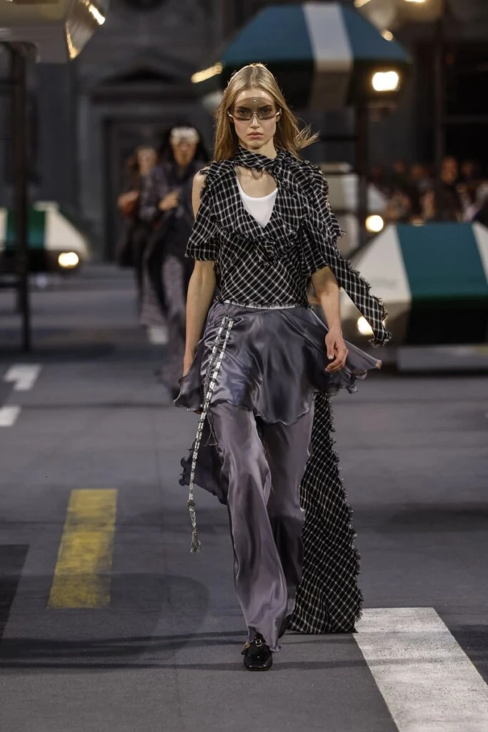 Pantalones fluidos