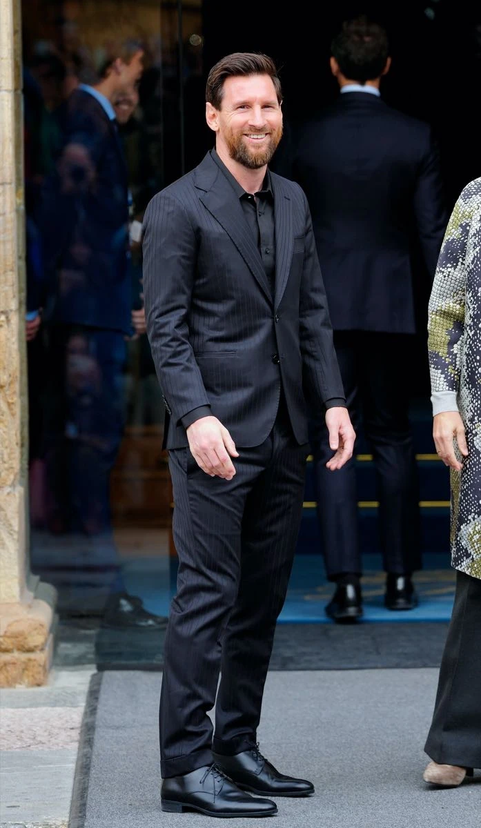 Lionel Messi y Antonella Roccuzzo eligieron looks coordinados en total black.