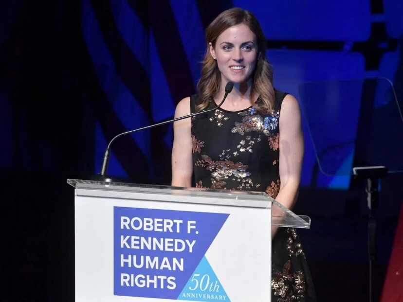 Era nieta de Robert F. Kennedy, educadora y madre de dos hijos. La historia de Kyle estuvo atravesada por pérdidas profundas y una lesión que cambió sus últimos años.