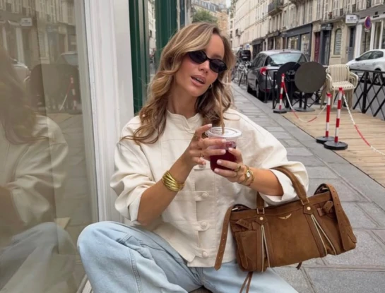 Guía de estilo: 7 looks con cartera marrón para el entretiempo