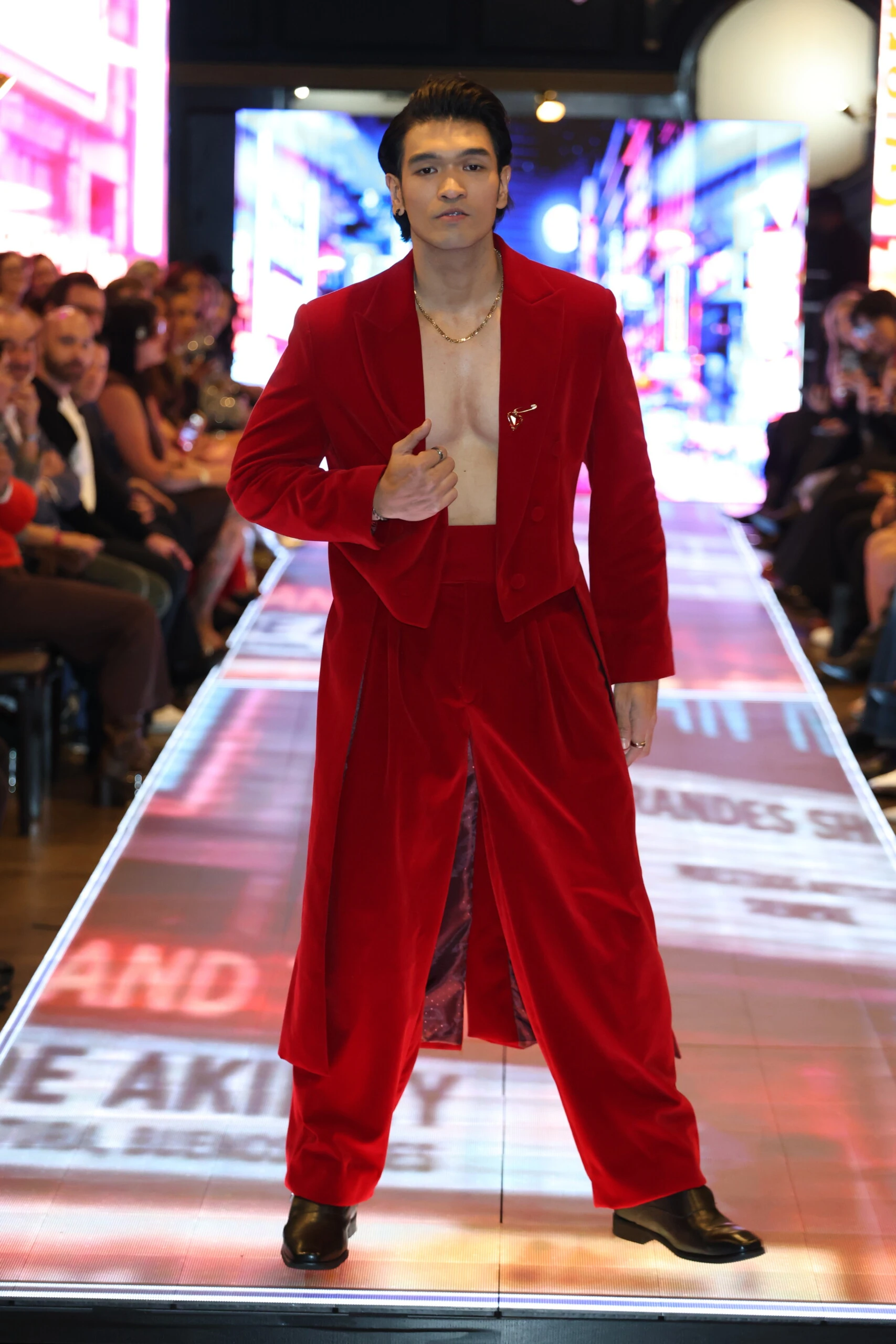 Desfile de Jorge Rey en Chicago Fashion Week.
