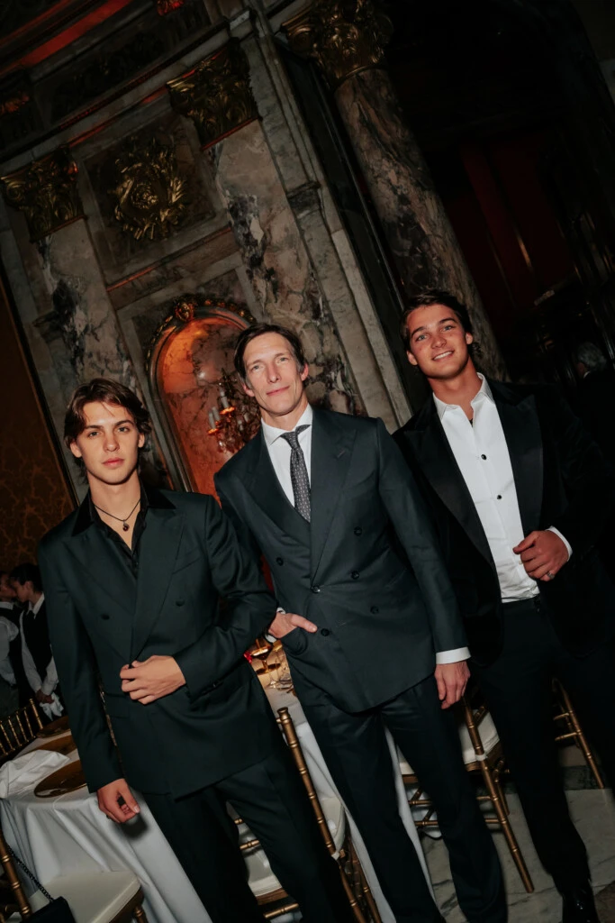 Ivan de Pineda junto a Benicio y Tiziano Gravieren el evento de DG ARG_cortesía de Grupo Mass