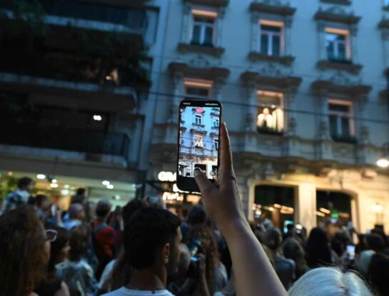 La Noche del Diseño 2026 invita a celebrar en las calles de Distrito Arenales con “Folclore y fantasía”&nbsp;