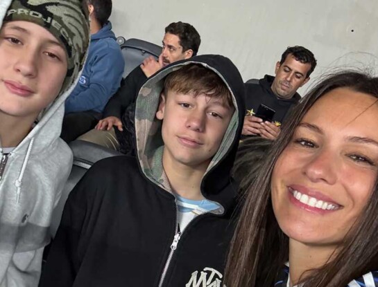 Pampita fue al Monumental con sus hijos Beltrán y Benicio para la despedida de Messi: las fotos de la previa