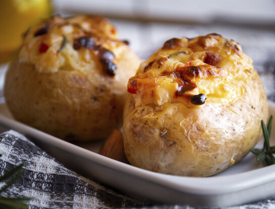 Papas rellenas al horno: la receta fácil y cremosa para el almuerzo del Día de la Madre