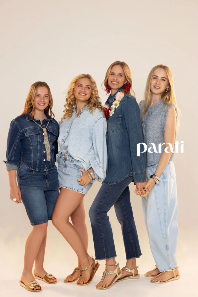 PARA TI CAROLA DEL BIANCO E HIJAS