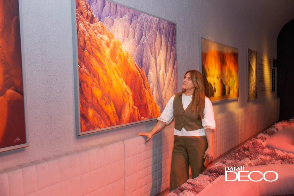 Gaby en el espacio Muestra Fotográfica