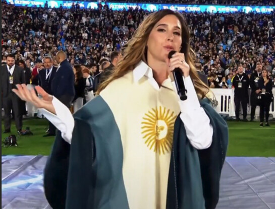 Quiénes hicieron el poncho que usó Soledad Pastorutti para cantarle a Lionel Messi: una historia de tradición y orgullo argentino