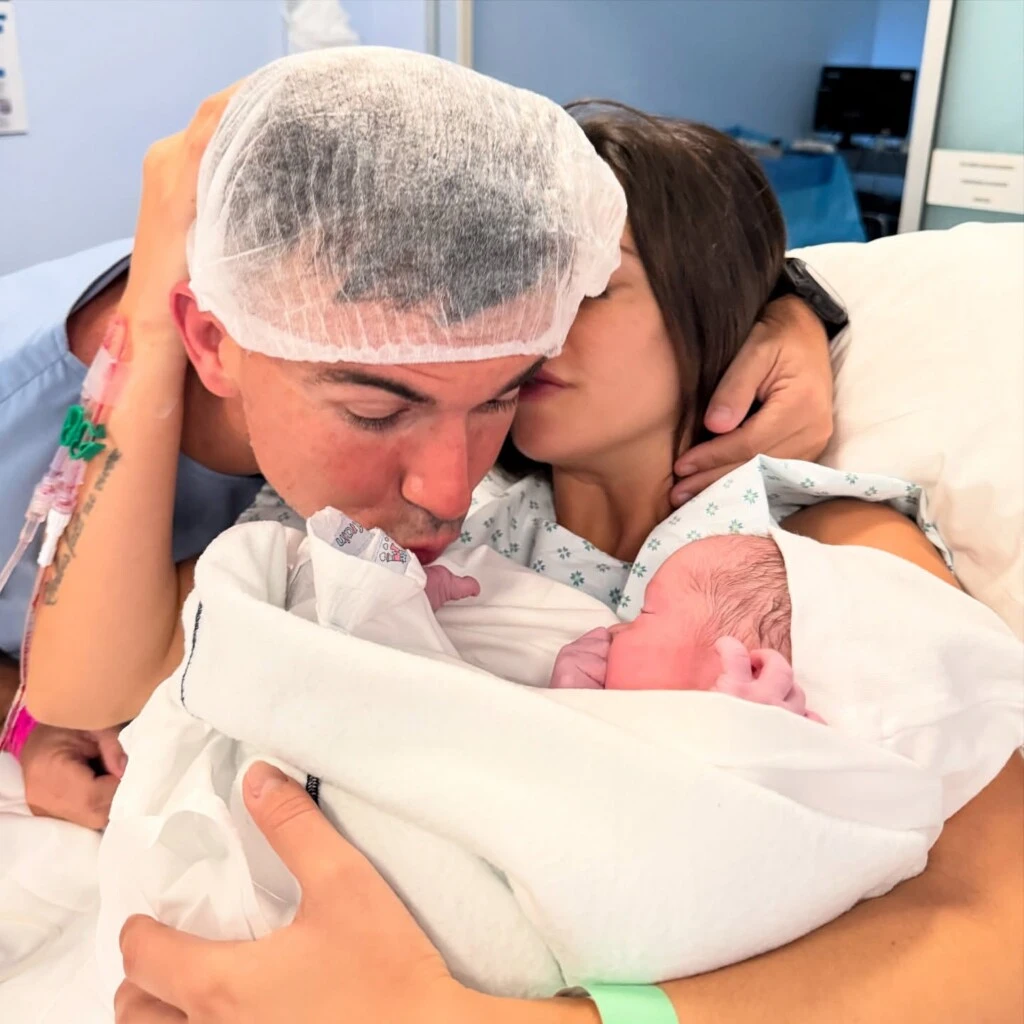 Sol Pérez, Guido Mazzoni y su hijo Marco.