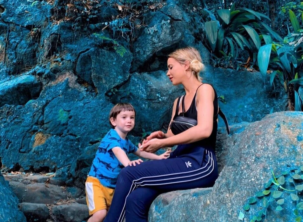 A través de una serie de imágenes de Antón en su infancia, donde se lo ve carismático y explorador en cada paseo, la actriz destacó sus cualidades con absoluta ternura.
