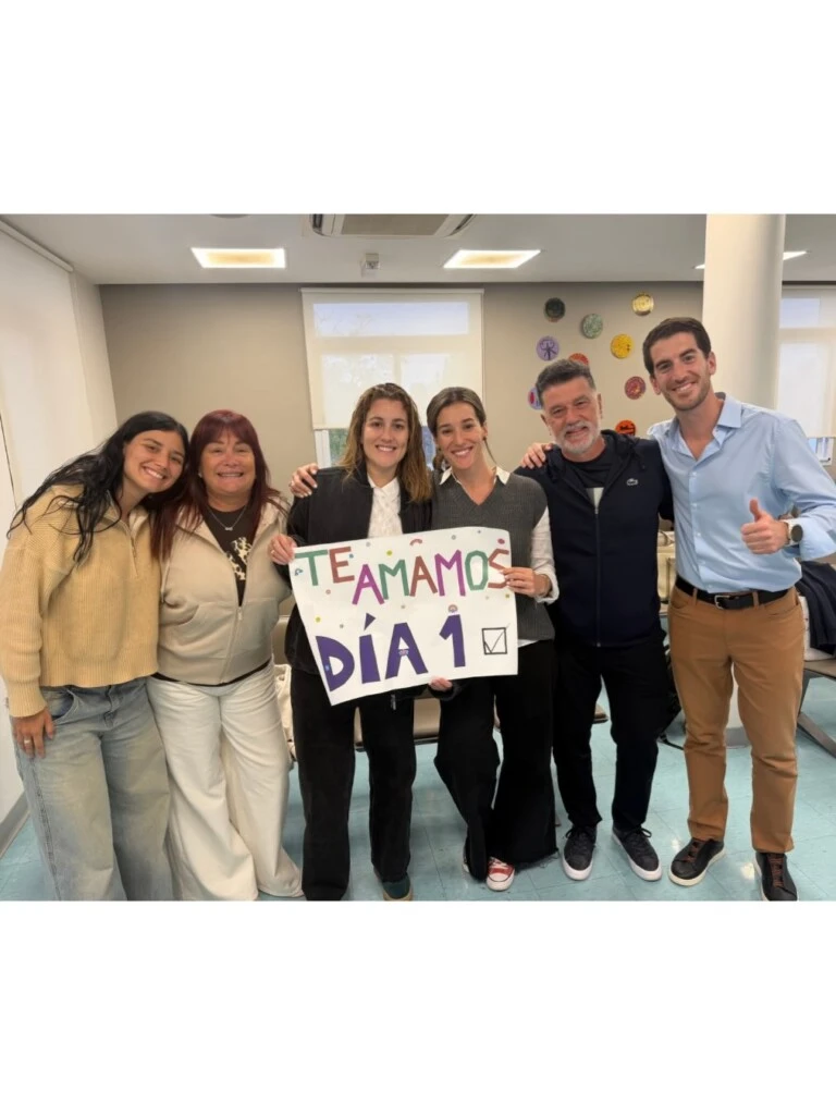 Giuliana en compañía de los que la aman. Apoyo incondicional
