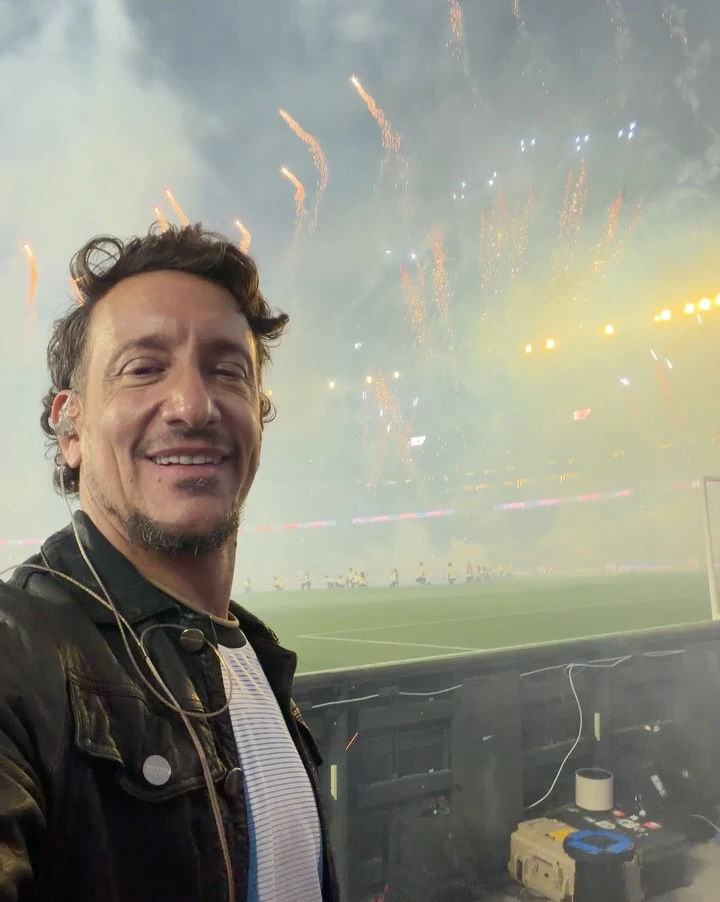 El actor compartió un carrusel de fotos de su paso por el estadio de River Plate durante la jornada y mostró algunos momentos que vivió acompañado por amigos y cerca del capitán argentino.
