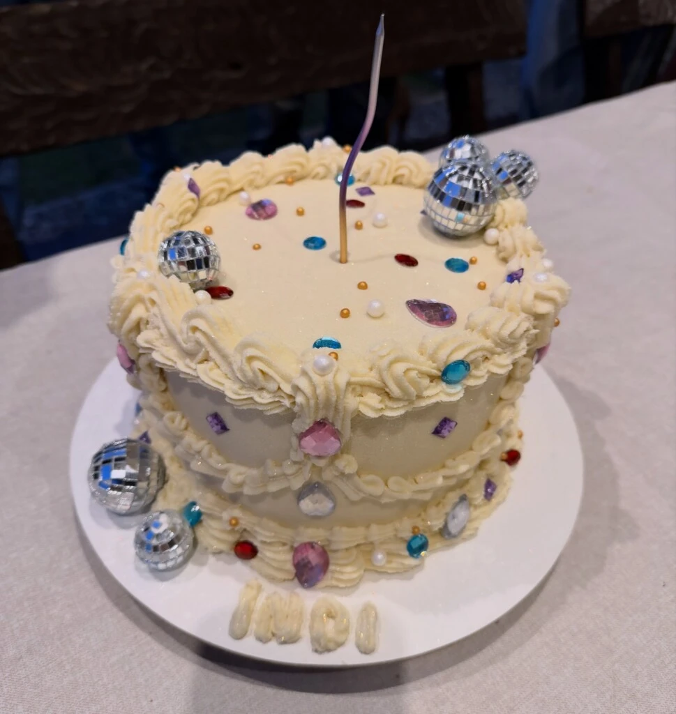 La torta de cumpleaños de Indiana.