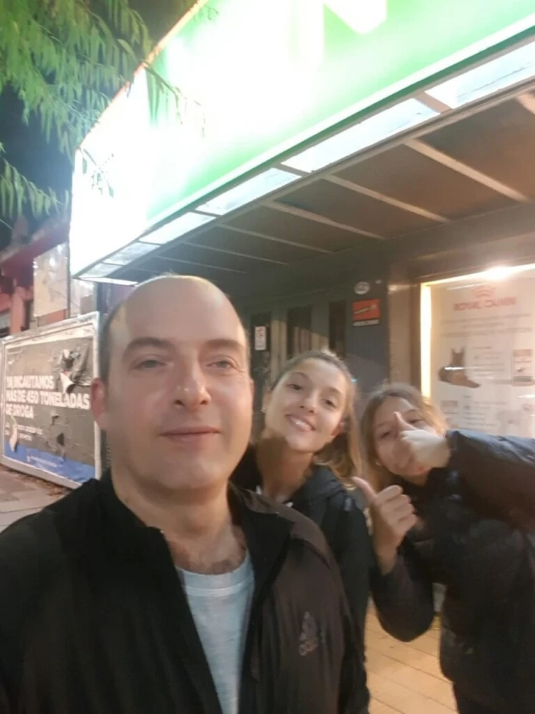 Jimena comenzó hablando de la dificultad para asimilar lo ocurrido y de la esperanza que había tenido de que su padre pudiera recuperarse y regresar a casa.