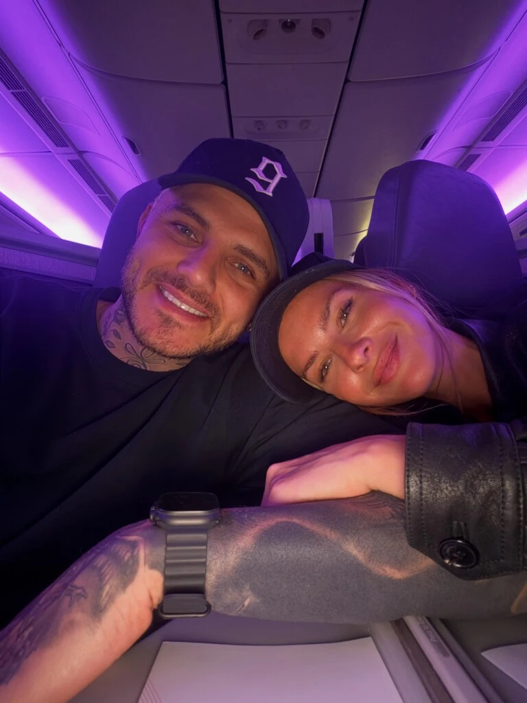 La China también compartió algunas postales del viaje en avión. 