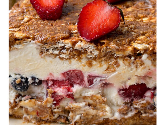 Torta Amor: el postre fácil con dulce de leche y frutos rojos ideal para el Día de la Madre