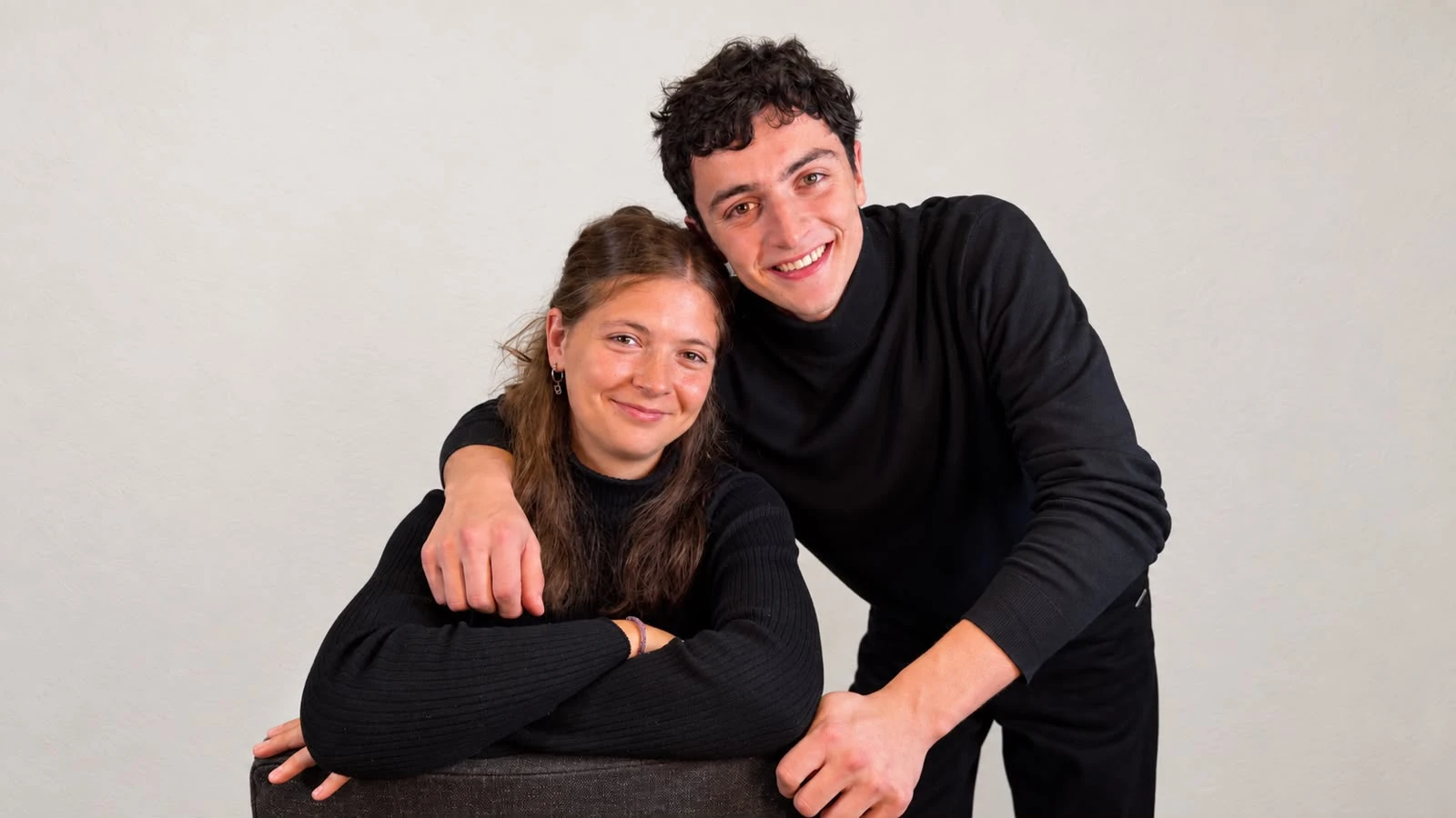 "Cada Dos": la nueva comedia romántica argentina que llega al Teatro Maipo