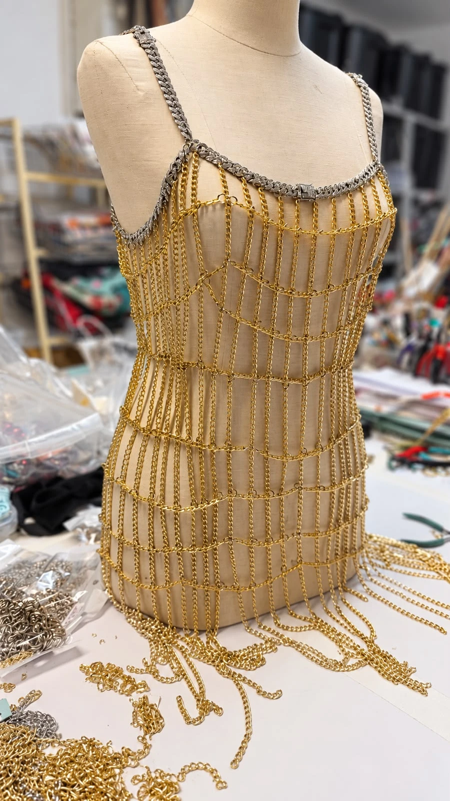 El impactante look de Lali Espósito.