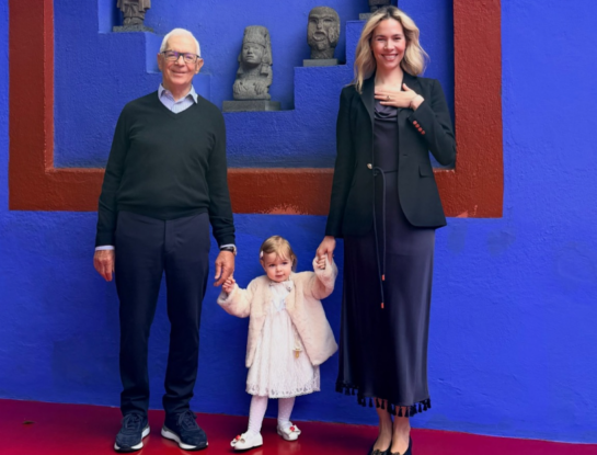 El viaje de Elina y Eduardo Costantini con su hija Kahlo: cultura, religión y postales desde México